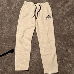 Hollister Men's Straight-Leg Fleece Sweatpants. Must have collection, cream